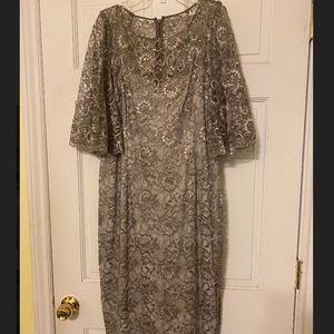 Adrianna Papell Silver Lace Midi Dress Size 16